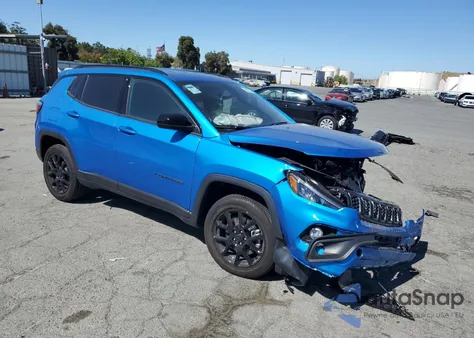 2025 Jeep Compass Latitude from USA, damaged, VIN 3C4NJDBN8ST560244